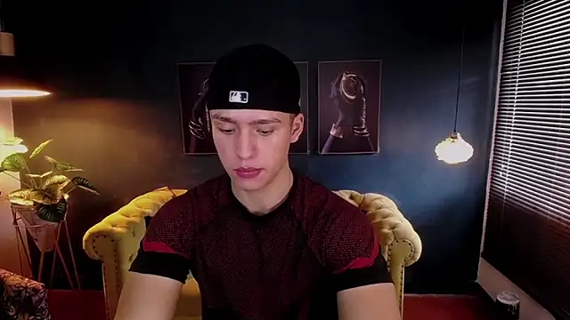 Snapshot of deivid_parker chatting on November 17, 2025, 1:39 pm deivid parker online show from November 17, 2025, 1:39 pm