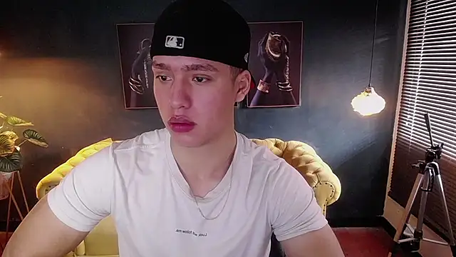 Snapshot of deivid_parker chatting on December 2, 2025, 2:01 pm deivid parker online show from December 2, 2025, 2:01 pm