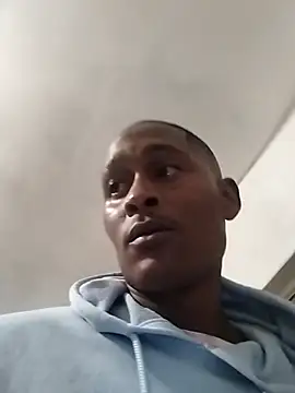 Snapshot of Kamza247 chatting on November 1, 2025, 8:33 pm Kamza247 online show from November 1, 2025, 8:33 pm