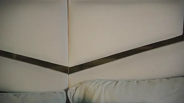 Snapshot of ambar_rosse25 chatting on September 10, 2025, 11:43 am ambar rosse25 online show from September 10, 2025, 11:43 am