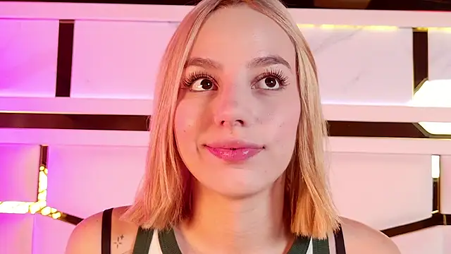 Snapshot of ambar_rosse25 chatting on November 28, 2025, 11:35 am ambar rosse25 online show from November 28, 2025, 11:35 am