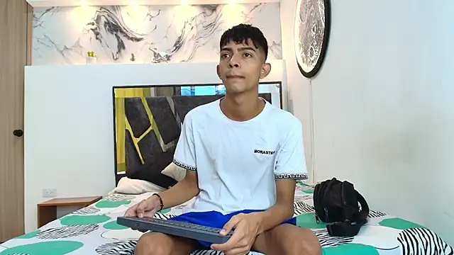 PRETTY SEX1 online show from October 4, 2025, 1:42 pm