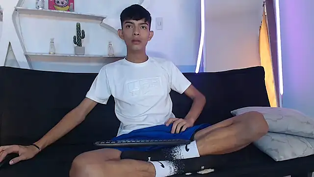 PRETTY SEX1 online show from October 10, 2025, 1:32 pm