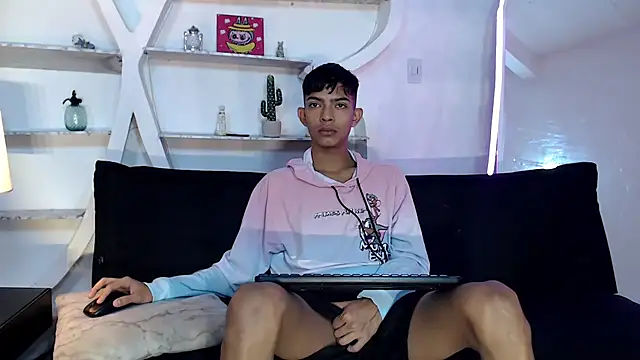 PRETTY SEX1 online show from October 31, 2025, 1:12 pm