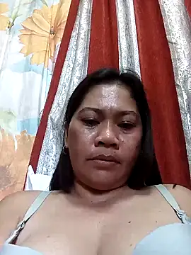 Snapshot of sexybitch_02 chatting on November 28, 2025, 4:48 am sexybitch 02 online show from November 28, 2025, 4:48 am