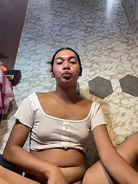 Snapshot of youryummybaby chatting on December 14, 2025, 8:30 am youryummybaby online show from December 14, 2025, 8:30 am