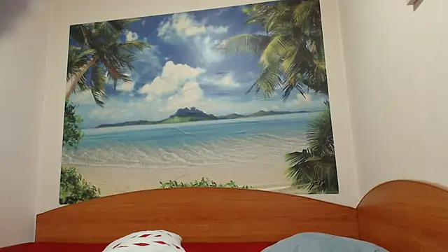 Snapshot of Maryem637048 chatting on November 6, 2025, 1:56 pm Maryem637048 online show from November 6, 2025, 1:56 pm