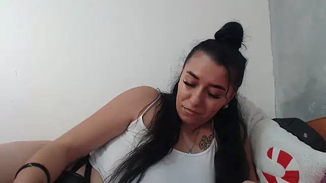 Snapshot of Maryem637048 chatting on November 24, 2025, 1:22 pm Maryem637048 online show from November 24, 2025, 1:22 pm