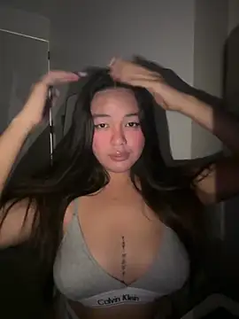 urasianlady online show from November 4, 2025, 3:11 pm