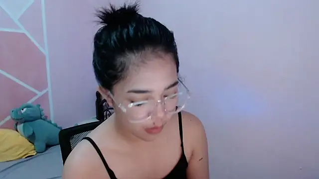 Snapshot of aaliyah_walker chatting on November 20, 2025, 12:05 pm aaliyah walker online show from November 20, 2025, 12:05 pm