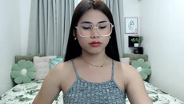 Snapshot of PrettyBlythes_TS chatting on December 15, 2025, 5:34 am PrettyBlythes TS online show from December 15, 2025, 5:34 am