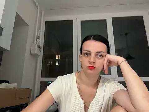 Snapshot of Sladosttss chatting on November 3, 2025, 5:14 pm Sladosttss online show from November 3, 2025, 5:14 pm