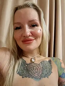 Snapshot of KateMonroe chatting on October 15, 2025, 9:26 pm KateMonroe online show from October 15, 2025, 9:26 pm