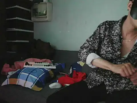 Snapshot of boyhigh1997 chatting on December 15, 2025, 7:12 am boyhigh1997 online show from December 15, 2025, 7:12 am