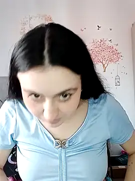 Snapshot of MillyDulce_ chatting on October 26, 2025, 1:28 pm MillyDulce  online show from October 26, 2025, 1:28 pm