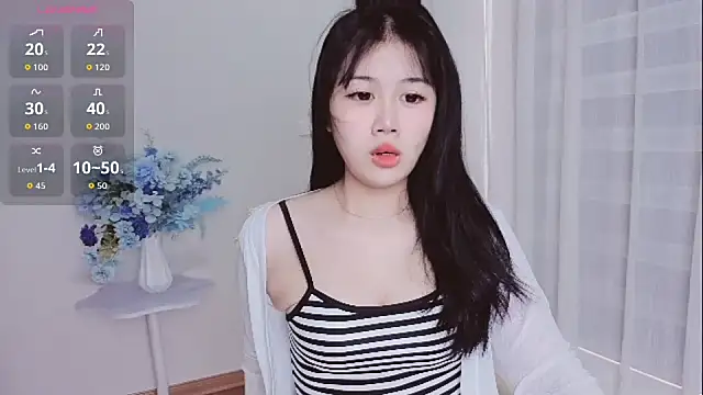 Snapshot of -Rose-Lucky- chatting on October 16, 2025, 1:17 am -Rose-Lucky- online show from October 16, 2025, 1:17 am