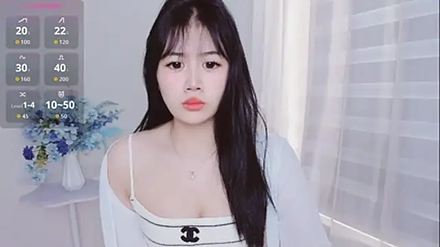 Snapshot of -Rose-Lucky- chatting on October 20, 2025, 1:17 am -Rose-Lucky- online show from October 20, 2025, 1:17 am