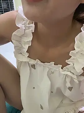 Snapshot of Ri210 chatting on September 15, 2025, 2:28 pm Ri210 online show from September 15, 2025, 2:28 pm