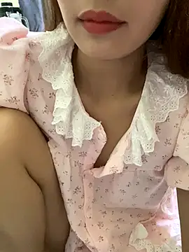 Snapshot of Ri210 chatting on September 29, 2025, 12:43 pm Ri210 online show from September 29, 2025, 12:43 pm