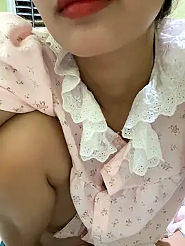 Snapshot of Ri210 chatting on October 3, 2025, 2:25 pm Ri210 online show from October 3, 2025, 2:25 pm