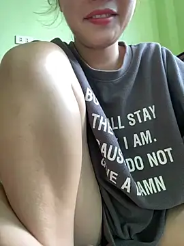 Snapshot of Ri210 chatting on October 19, 2025, 5:30 am Ri210 online show from October 19, 2025, 5:30 am