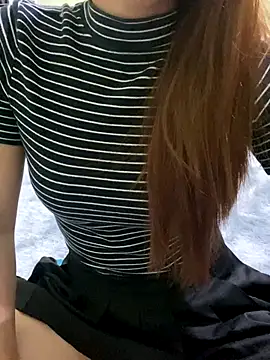 Snapshot of Ri210 chatting on November 3, 2025, 10:49 am Ri210 online show from November 3, 2025, 10:49 am