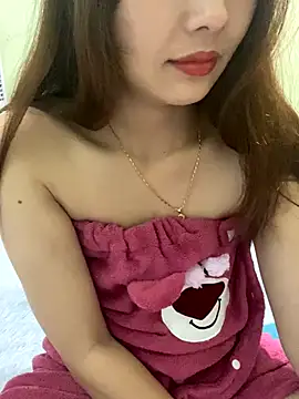 Snapshot of Ri210 chatting on November 18, 2025, 1:44 am Ri210 online show from November 18, 2025, 1:44 am