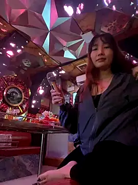 Snapshot of Ri210 chatting on December 3, 2025, 4:31 am Ri210 online show from December 3, 2025, 4:31 am