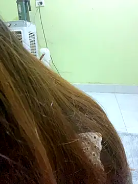 Snapshot of Ri210 chatting on December 5, 2025, 12:14 pm Ri210 online show from December 5, 2025, 12:14 pm