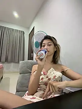 Snapshot of bimwet189 chatting on December 5, 2025, 4:14 pm bimwet189 online show from December 5, 2025, 4:14 pm