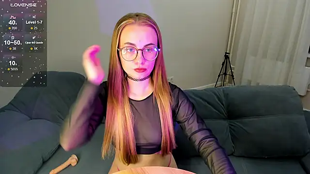 MewStella online show from October 6, 2025, 5:43 pm