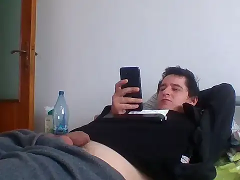 hugecock4u1990 online show from November 28, 2025, 8:06 am