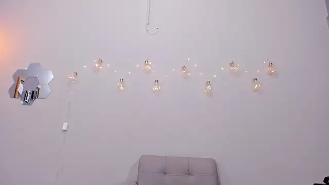 Snapshot of alianim chatting on November 24, 2025, 7:41 am alianim online show from November 24, 2025, 7:41 am