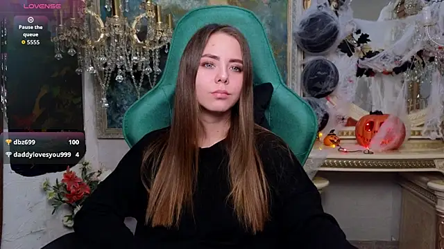 IvoryWood  online show from October 31, 2025, 10:27 am