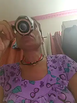 ISHANI-SINGH online show from November 4, 2025, 1:43 pm