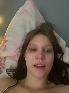 Snapshot of Lunliss chatting on November 23, 2025, 9:53 am Lunliss online show from November 23, 2025, 9:53 am