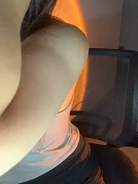 Snapshot of Tinasx56 chatting on December 3, 2025, 2:48 pm Tinasx56 online show from December 3, 2025, 2:48 pm