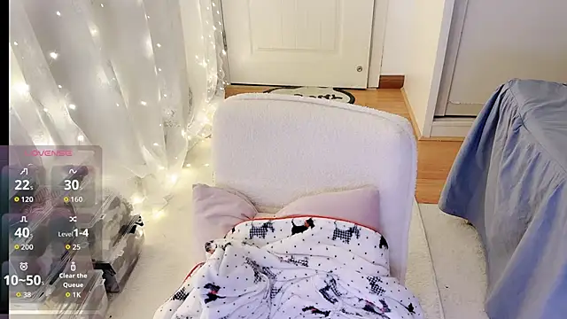 Snapshot of charlotte520 chatting on December 15, 2025, 5:12 am charlotte520 online show from December 15, 2025, 5:12 am