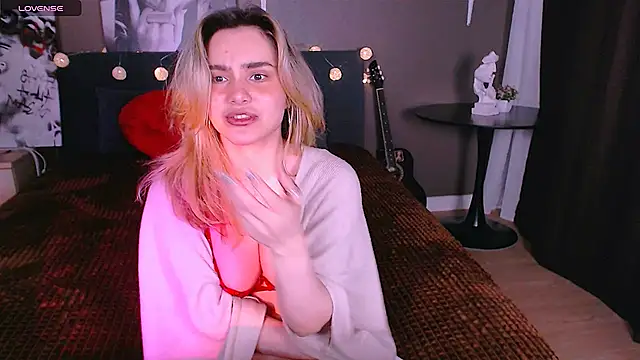 Chloe Ravens online show from September 11, 2025, 8:20 pm