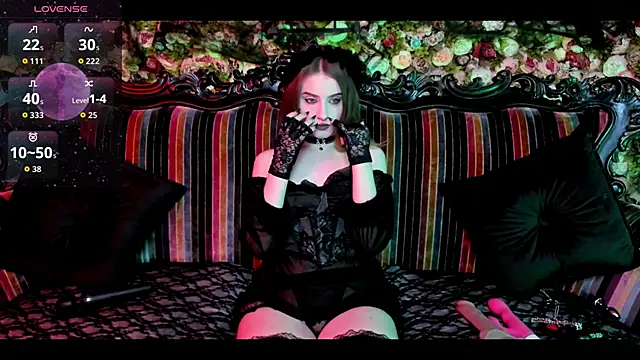 Snapshot of EllieMori chatting on November 3, 2025, 12:35 am EllieMori online show from November 3, 2025, 12:35 am