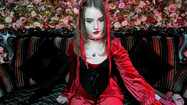 Snapshot of EllieMori chatting on December 14, 2025, 8:30 am EllieMori online show from December 14, 2025, 8:30 am