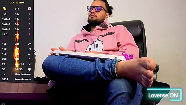 Ernesto-Rodriguez82 online show from November 10, 2025, 11:26 pm