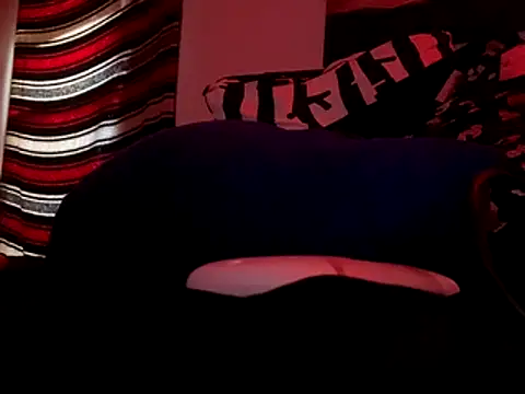 Snapshot of Taydagr8 chatting on November 18, 2025, 3:16 pm Taydagr8 online show from November 18, 2025, 3:16 pm