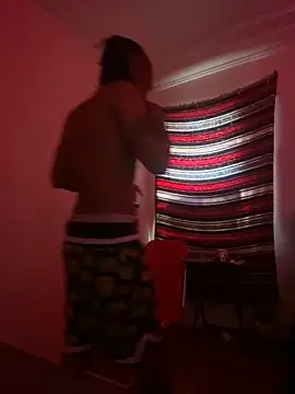 Snapshot of Taydagr8 chatting on December 3, 2025, 6:17 pm Taydagr8 online show from December 3, 2025, 6:17 pm