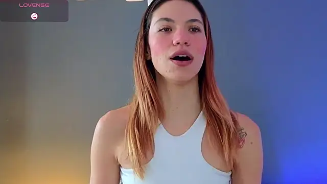 Snapshot of AntonellaaRossii chatting on December 4, 2025, 2:04 pm AntonellaaRossii online show from December 4, 2025, 2:04 pm