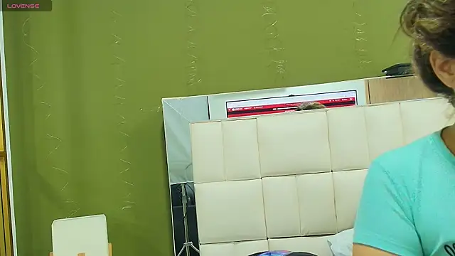 Snapshot of gisell_gomez chatting on October 26, 2025, 12:00 pm gisell gomez online show from October 26, 2025, 12:00 pm