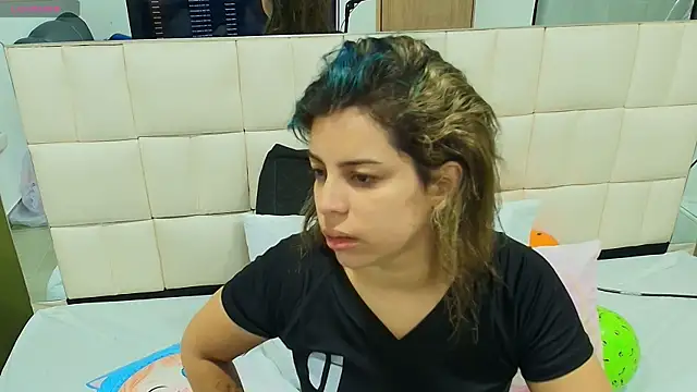 Snapshot of gisell_gomez chatting on October 27, 2025, 11:14 am gisell gomez online show from October 27, 2025, 11:14 am