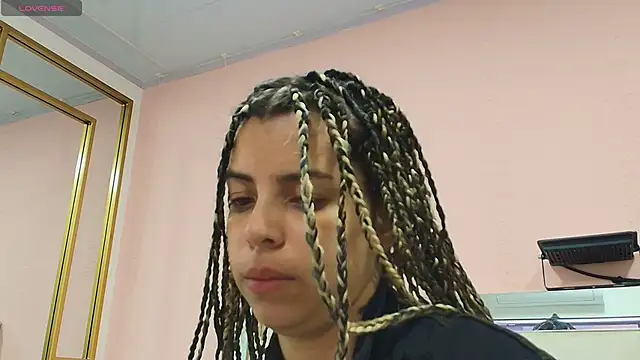 Snapshot of gisell_gomez chatting on November 28, 2025, 12:19 pm gisell gomez online show from November 28, 2025, 12:19 pm