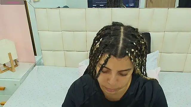 Snapshot of gisell_gomez chatting on December 2, 2025, 12:43 pm gisell gomez online show from December 2, 2025, 12:43 pm