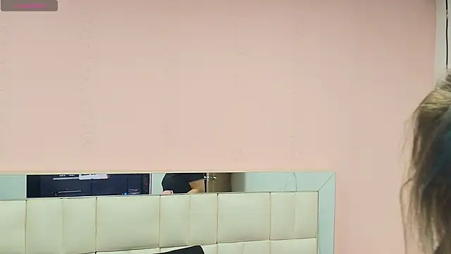 Snapshot of gisell_gomez chatting on December 15, 2025, 12:20 pm gisell gomez online show from December 15, 2025, 12:20 pm